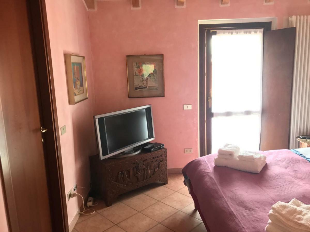 Bed and Breakfast Cascina Cologna Galbiate Экстерьер фото